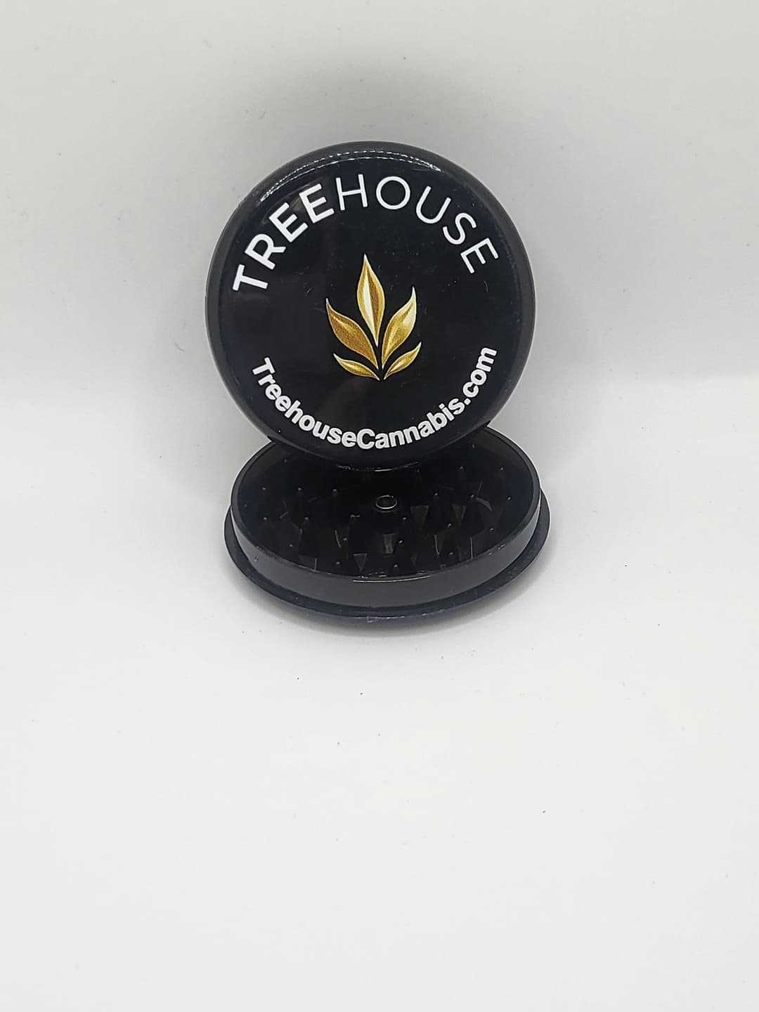 Treehouse Plastic Grinder - Treehouse Cannabis | Treehouse Cannabis